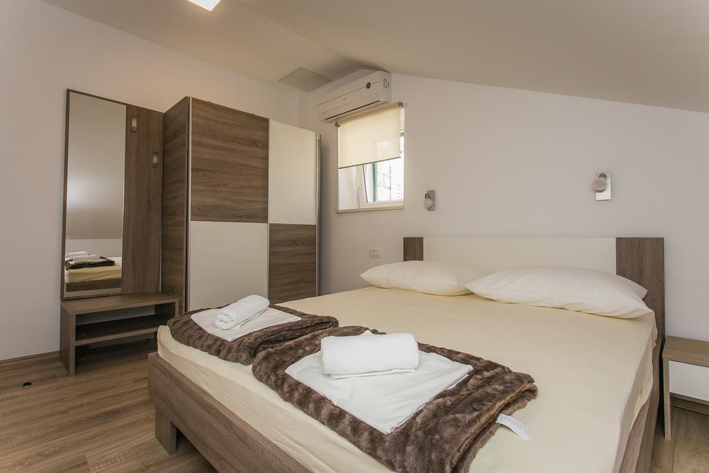Apartments Marin Trogir Bagian luar foto